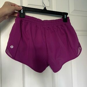 Lululemon Hotty Hot Low-Rose Lined Shorts